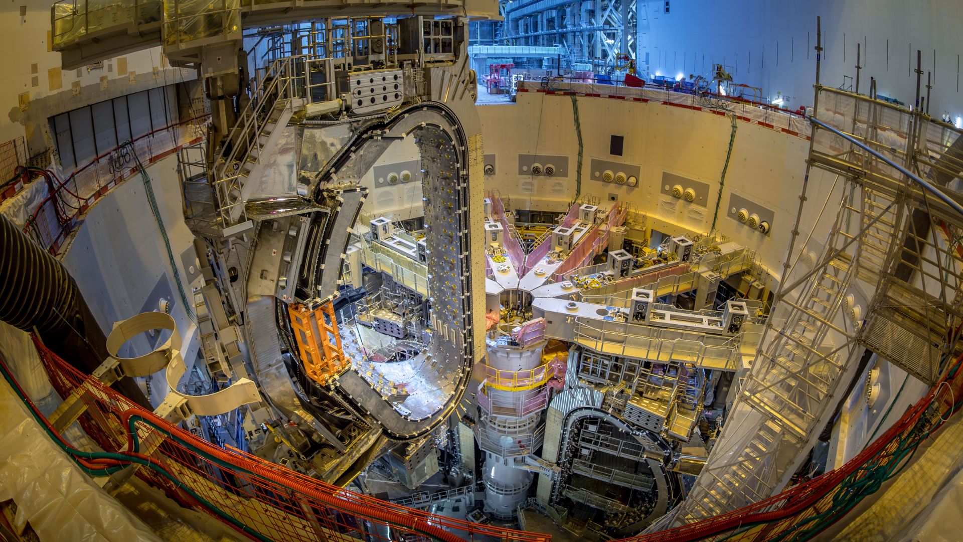World’s largest tokamak ITER installs 1,100-ton core module to confine fusion plasma