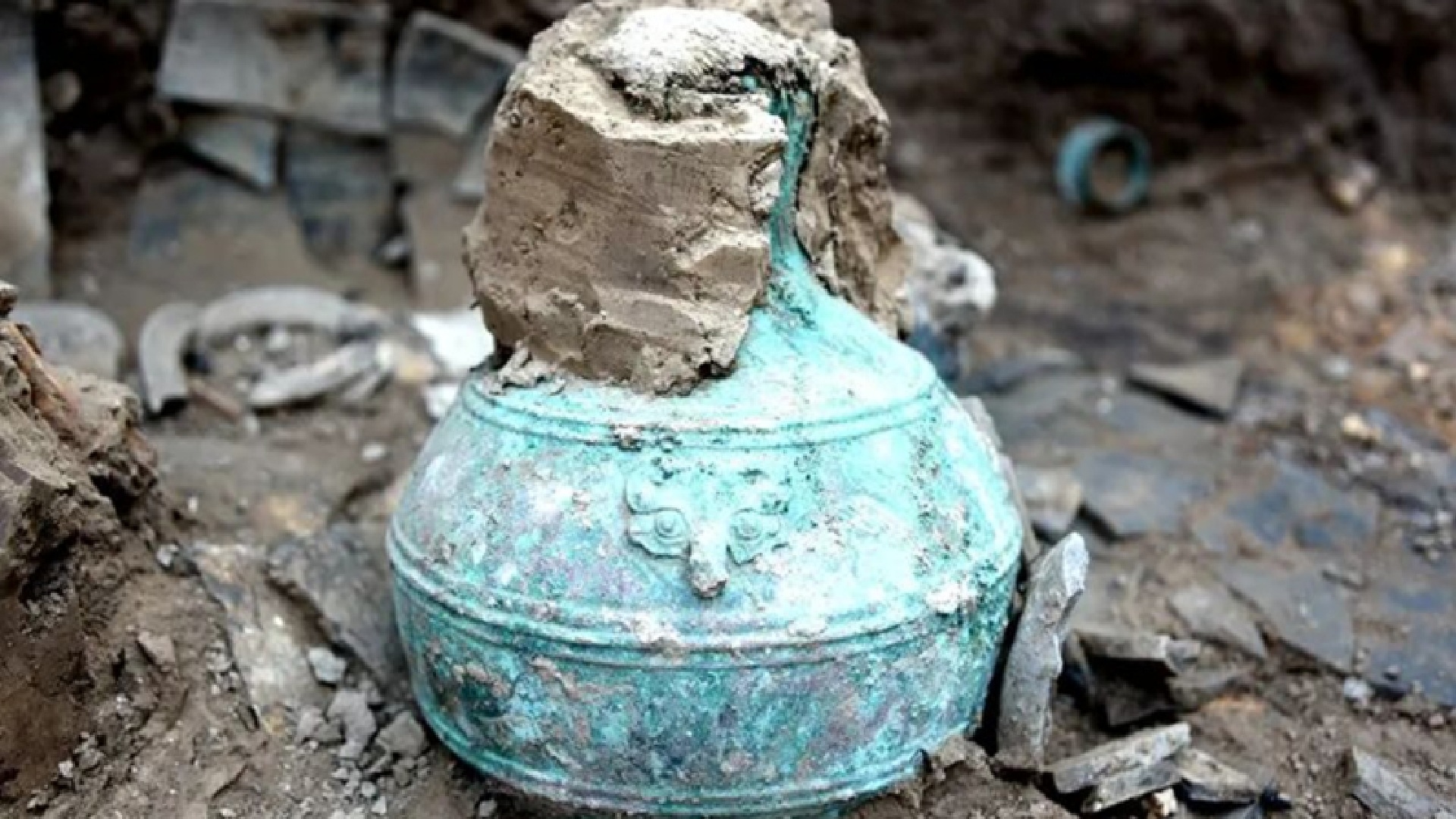 2,300-year-old grain wine found sealed in its original bronze vessel in China