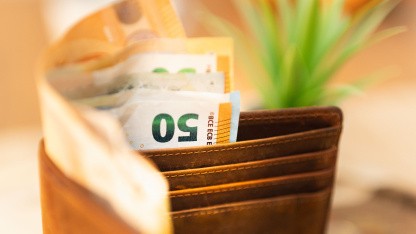 Arbeitsmarktprognose: Deutsche Firmen erwarten sinkende Löhne wegen KI