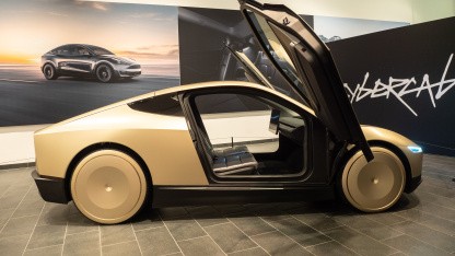 Autonomes Fahren: Tesla-Robotaxi durchbricht detektierte Poller-Barriere