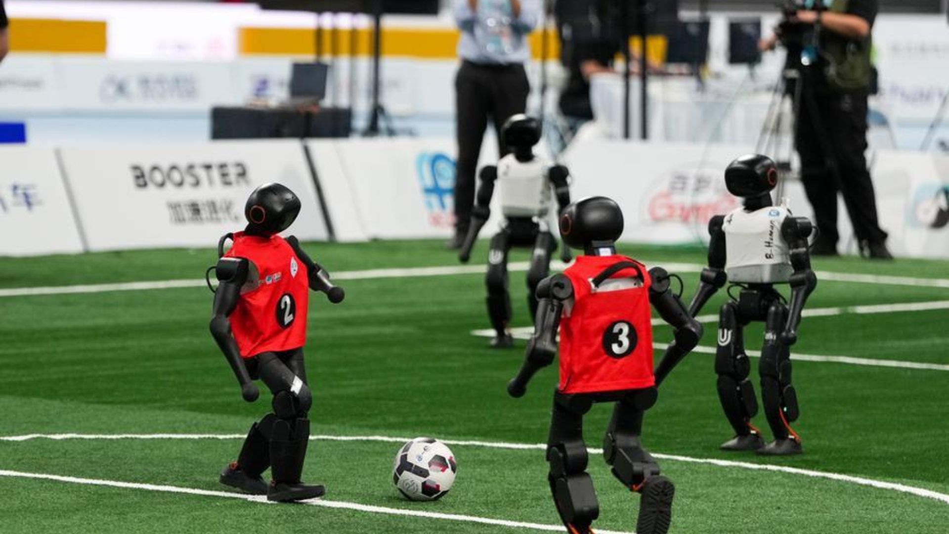 Brazilian coders power Chinese humanoid robots in high-tech soccer showdown in Beijing