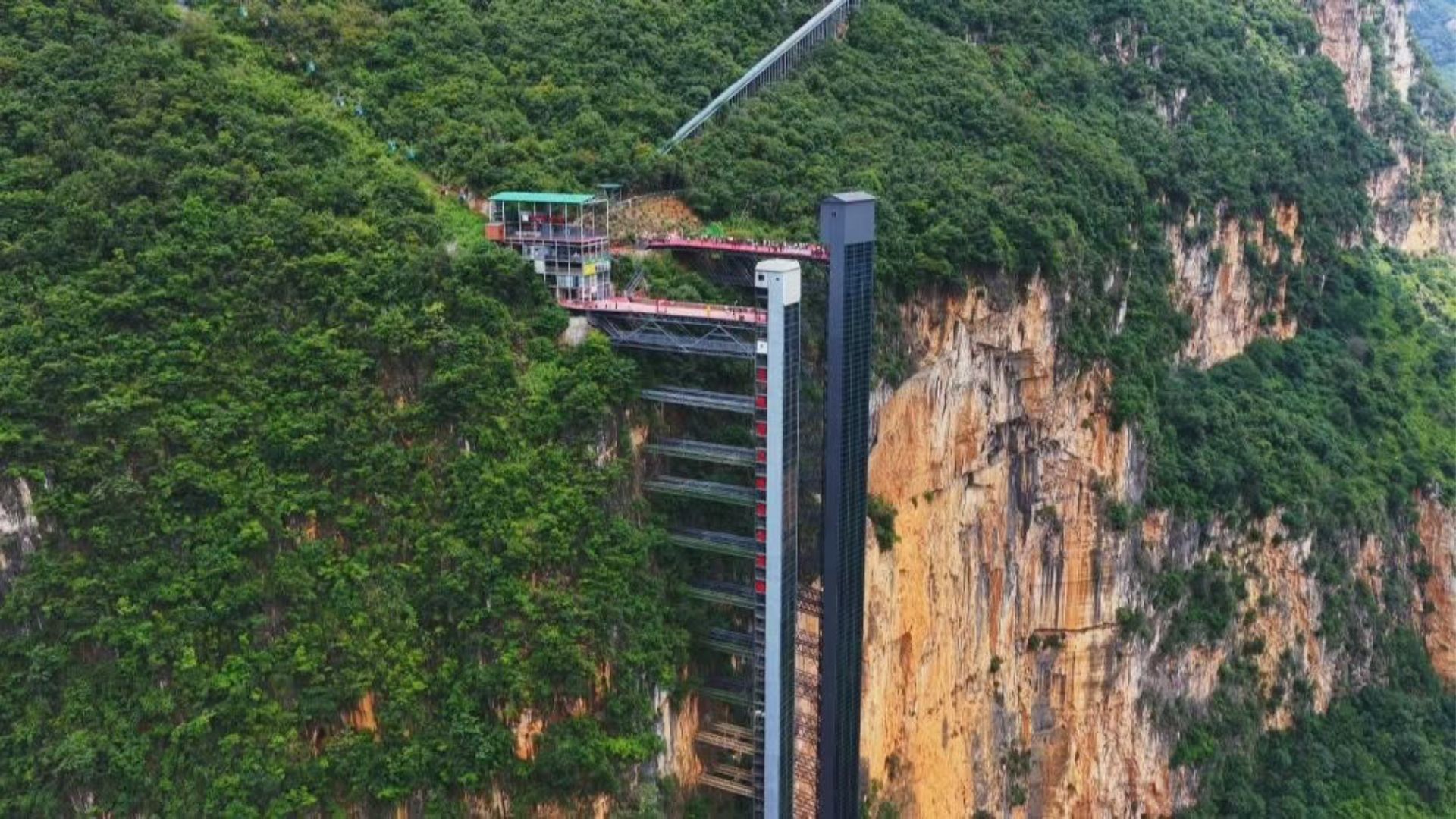 China’s new 945-foot cliff elevator cuts student’s 3-hour trek to 30 minutes