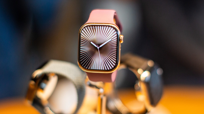 It’s time you realized the usefulness of the smartwatch flashlight feature