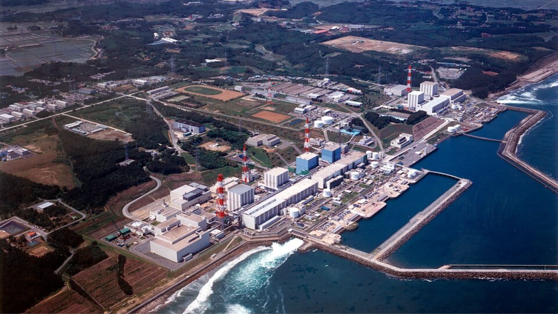 Over 53,000 Fukushima plant cleanup workers hit key radiation exposure mark