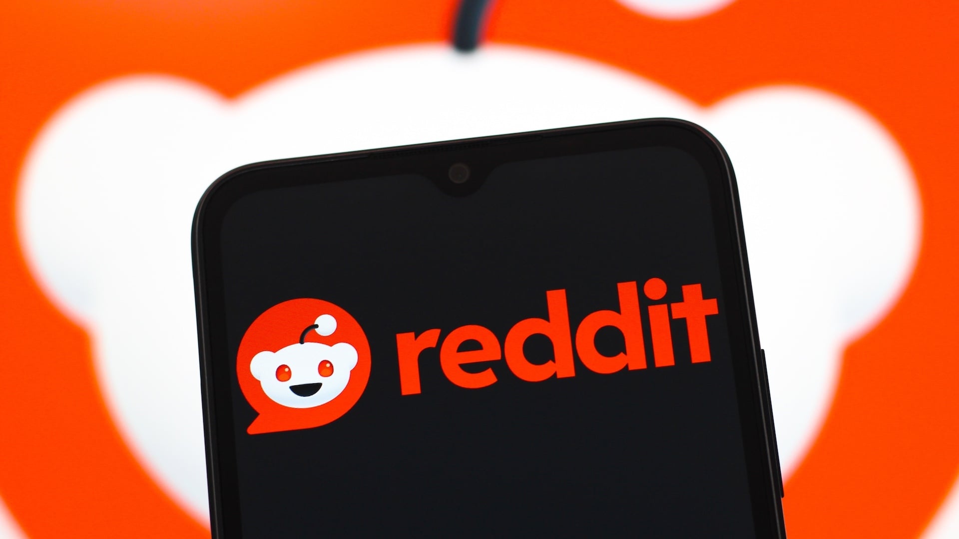 Reddit is ramping up its AI moderation tools. Moderators arent happy.