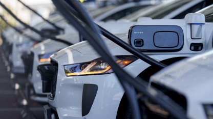 Robotaxi: Waymo darf Nachbarn nicht mehr mit nächtlichem Laden stören