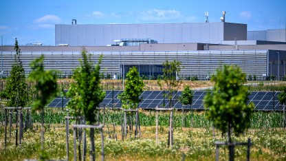 Stromknappheit in Ungarn: BMW hält iX3-Produktion mit Solarstrom aufrecht