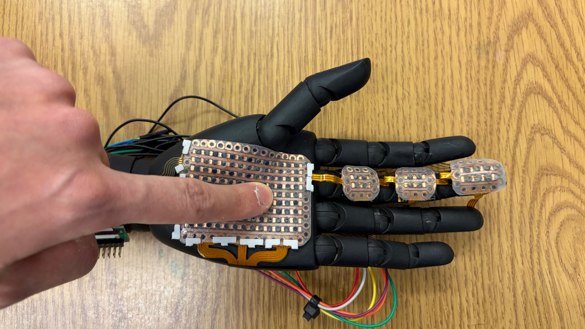This electronic skin could finally let amputees feel warmth through a prosthetic hand