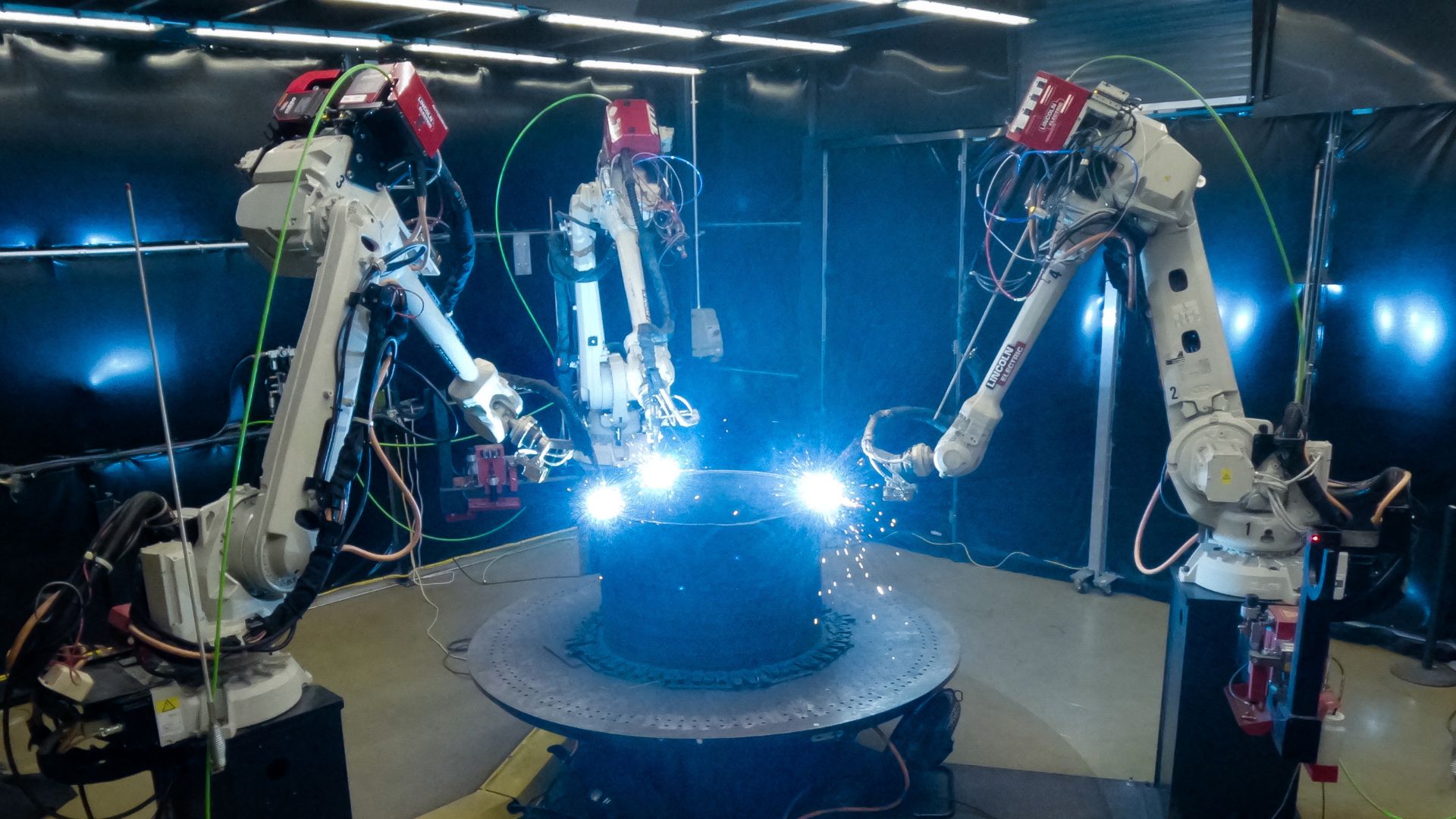 Three robotic arms 3D print nuclear vessel for America’s expanding reactor fleet