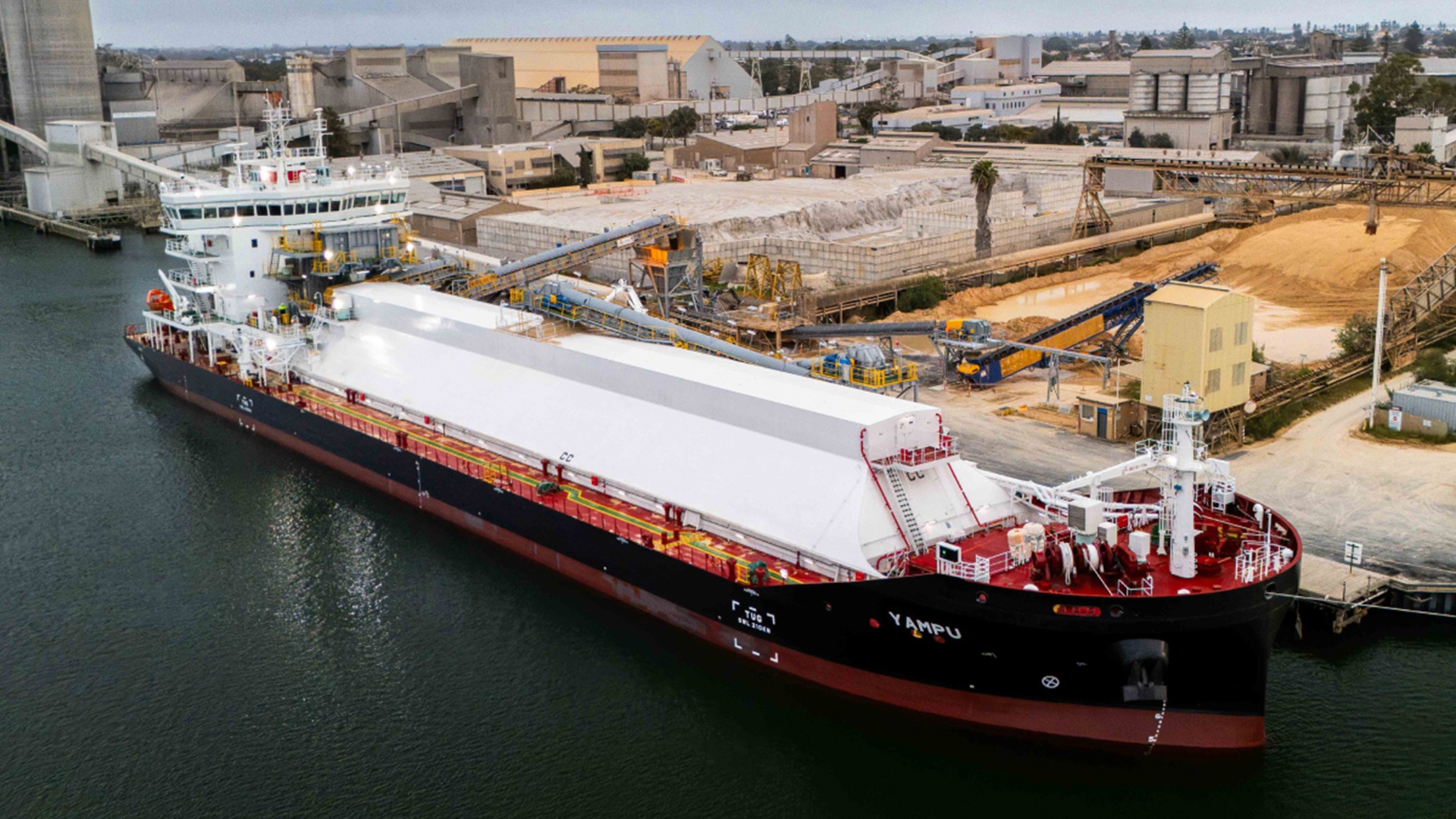 World’s first electric bulk carrier boasts 6,758-kWh battery, hauls 2.7M tons a year