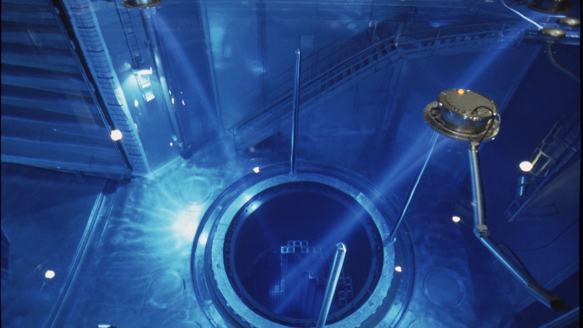 Advanced nuclear fuel layers lose hardness after irradiation, US lab tests show