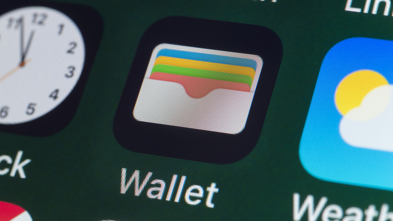 Apple Wallet vs. Google Wallet: What are the differences between them?
