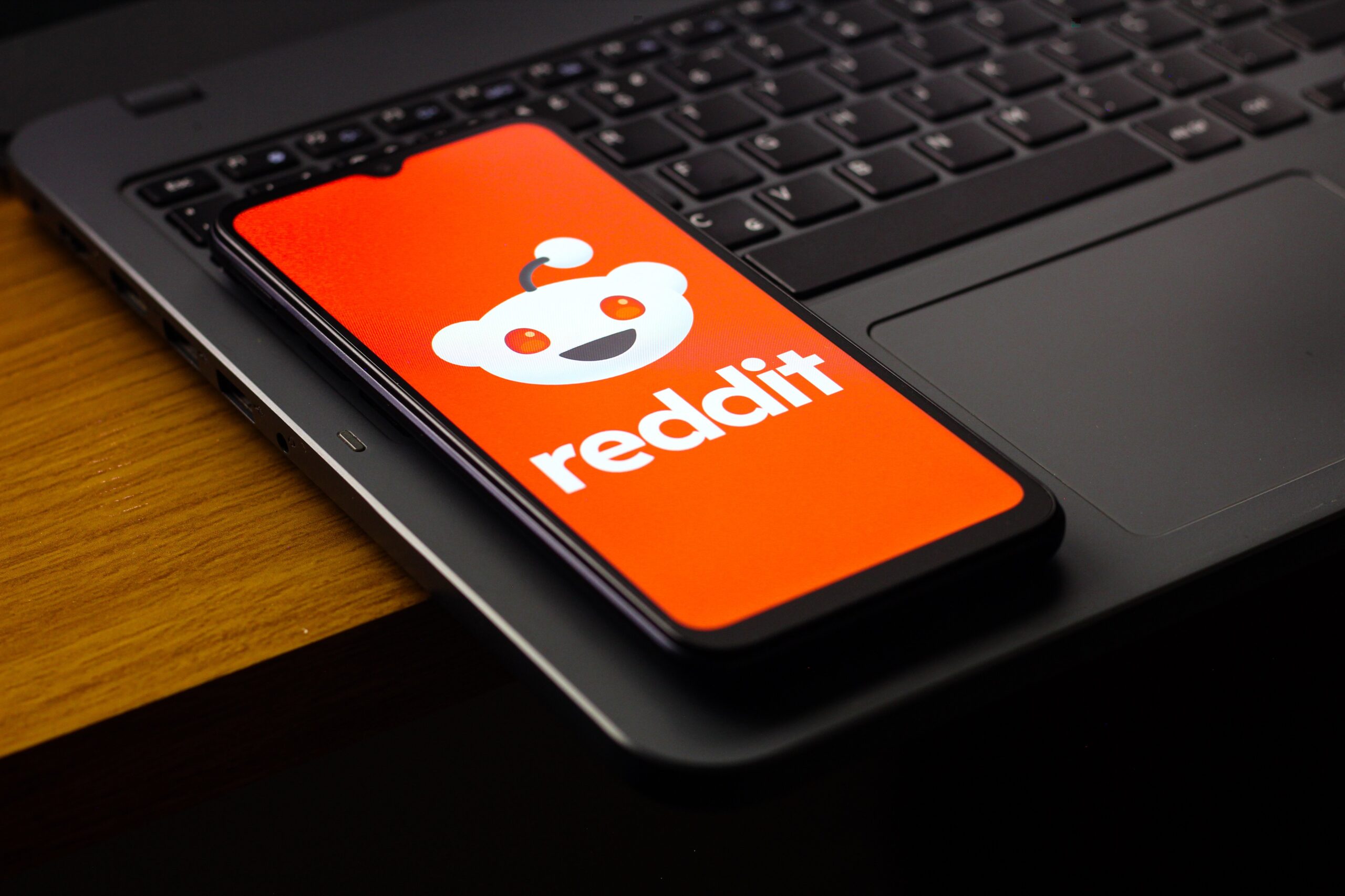 Judge allows most of Reddits lawsuit against Anthropic to proceed
