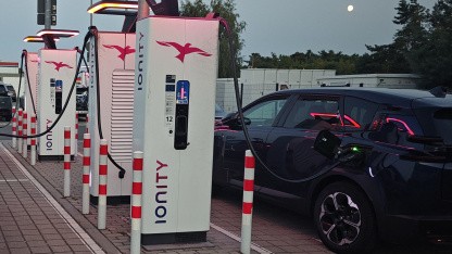 Ladeinfrastruktur für E-Auto: Das BSI befürchtet den ganz großen Hack