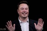 Musk will den Stau von den Straßen zaubern: Neuer Hyperloop geplant, oder?