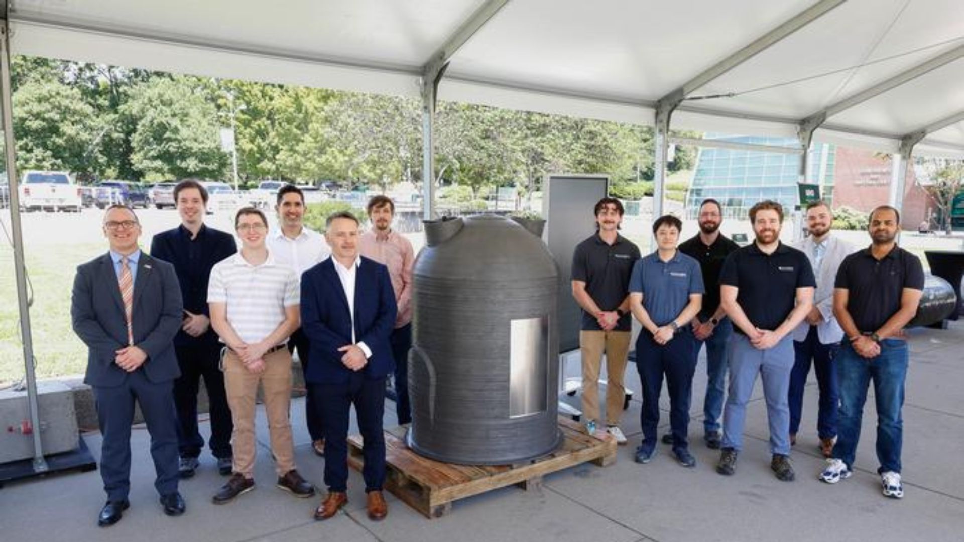 Scientists 3D print steel pressure vessel for nuclear reactors using three robots