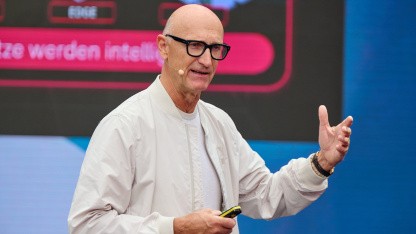 Tim Höttges: Telekom bereitet sich auf Bewerbung für KI-Gigafactory vor