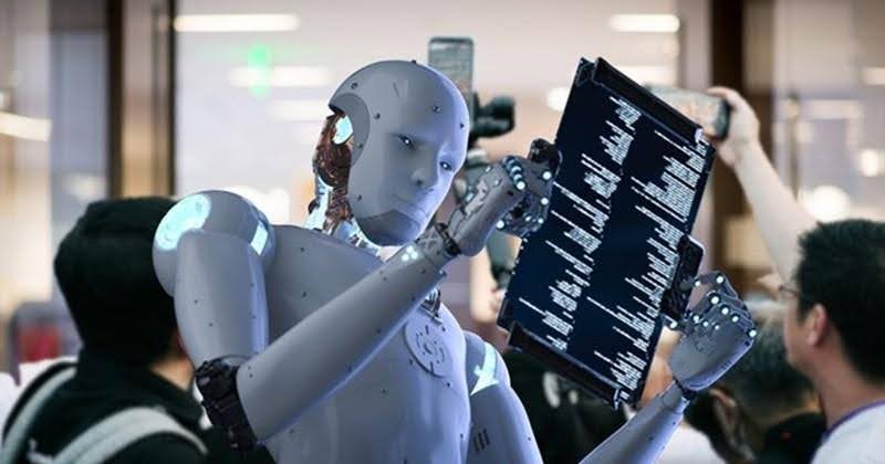 Vitalik Says AI Can Secure Crypto, Keeps 90% of His Wealth in Crypto Despite AI Hacks