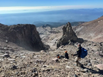 Wanderer nach Planung mit KI in Bergnot
