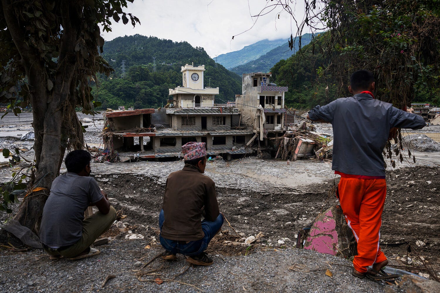 When Crypto Twitter Actually Showed Up: Inside Solana’s Charity Auction for Nepal
