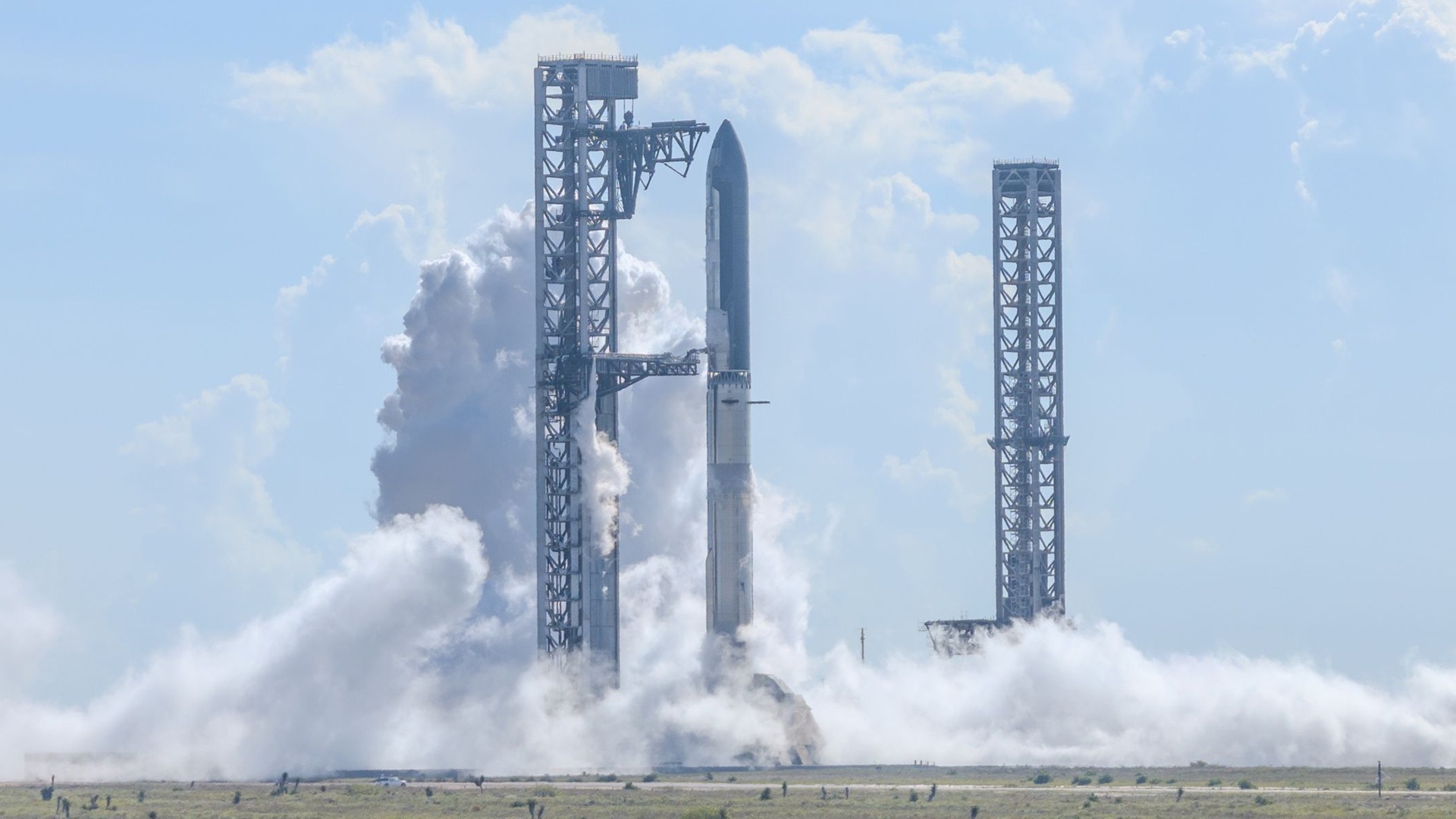 World’s most powerful rocket reaches orbit, deploys 26 Starlink V3 satellites