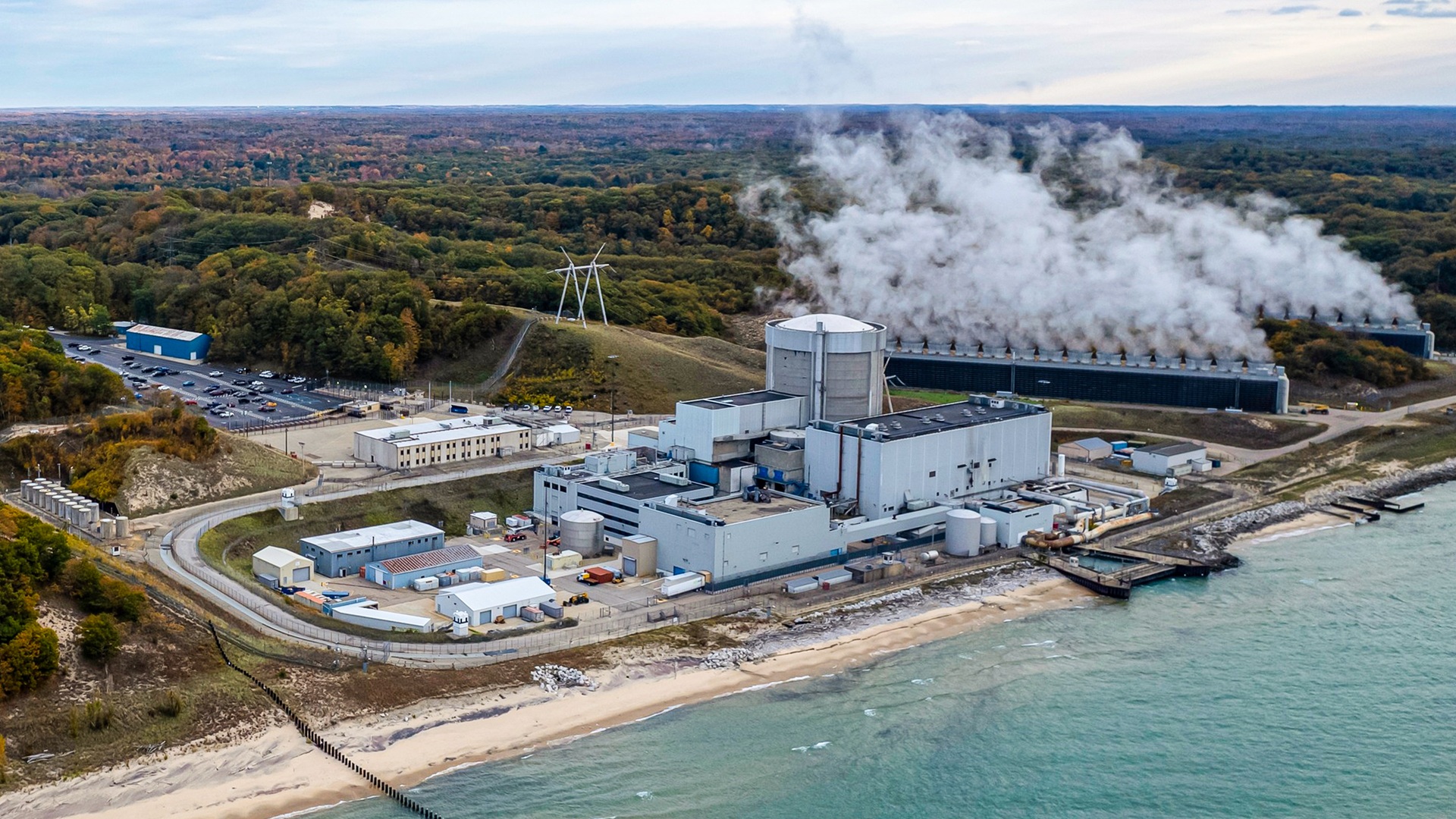 725MW US nuclear plant recovers tilted fuel assembly with device built in two weeks