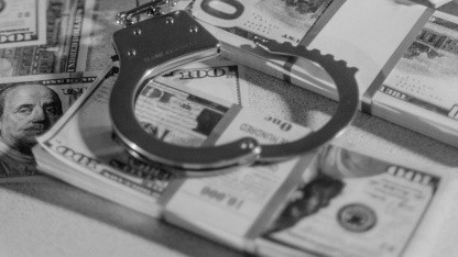 8,1 Millionen US-Dollar: 1,5 Jahre Haft für ausgeklügelten Streamingbetrug