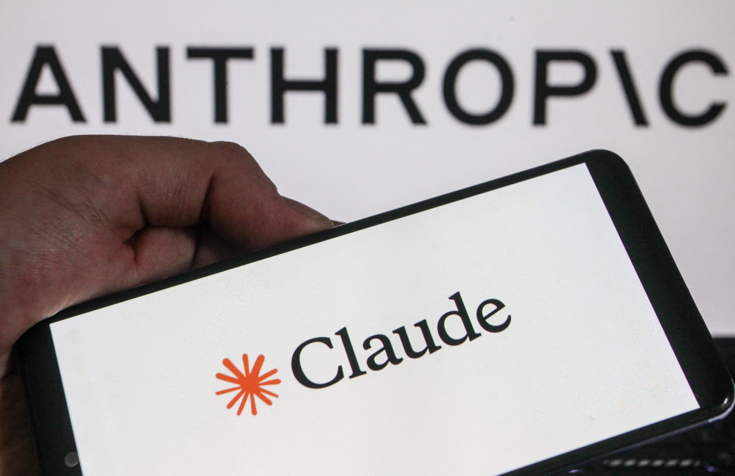 Anthropic’s AI safety bill would pause AI models if 50+ people could die