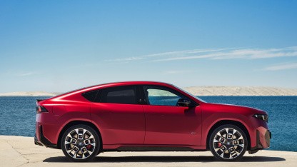 BMW iX4 und iX3 M60 xDrive: Coupé- und leistungsstarke M-Version des iX3 vorgestellt