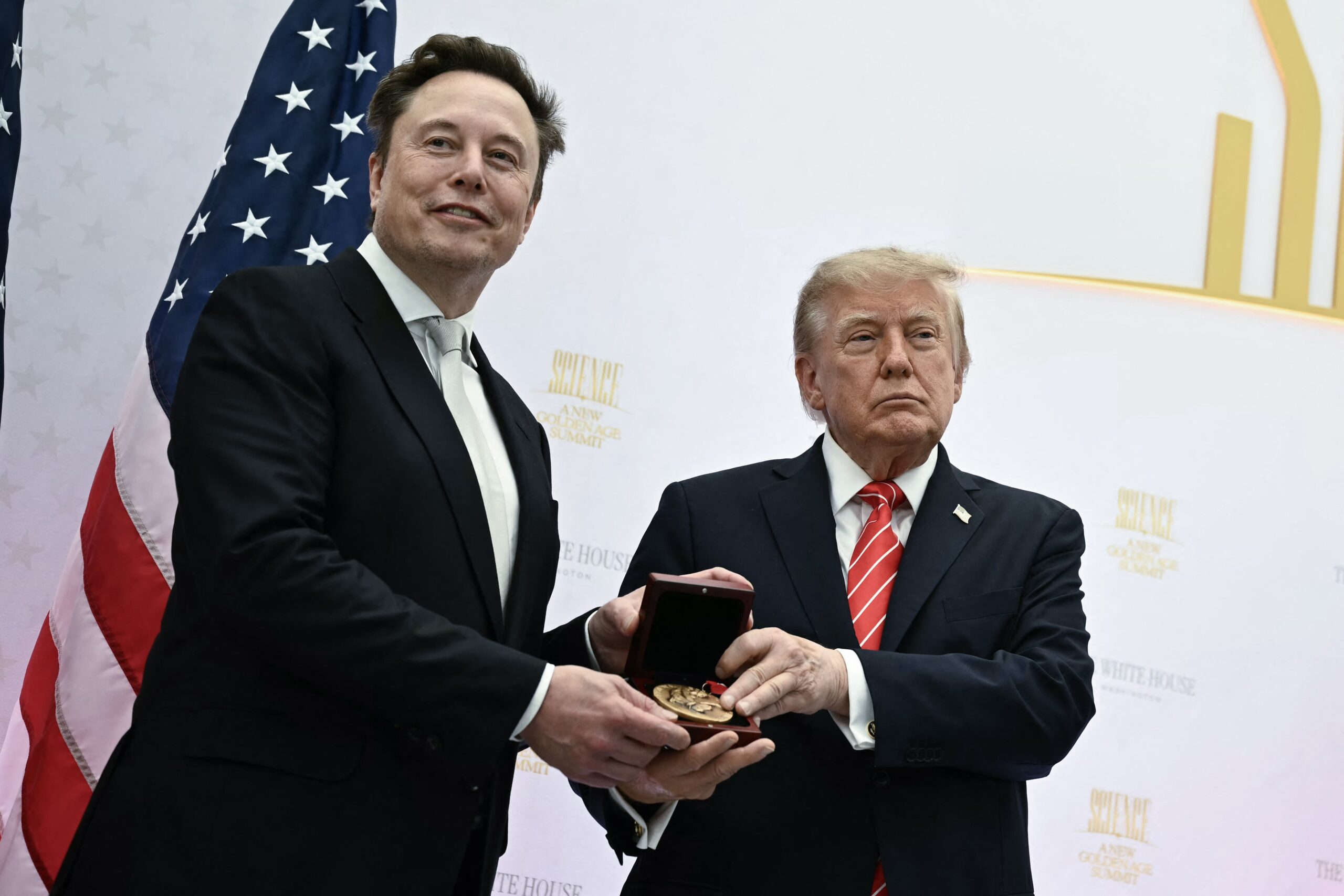 Elon Musk says he’ll give every kid in America a SpaceX share in 2027
