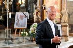 Grazer Start-up produziert KI-Trauerreden mit Dompfarrer Toni Faber