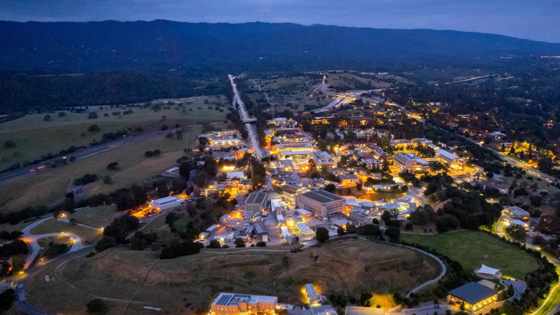 Scientists set record for shortest high-energy X-ray pulses at under 400 attoseconds