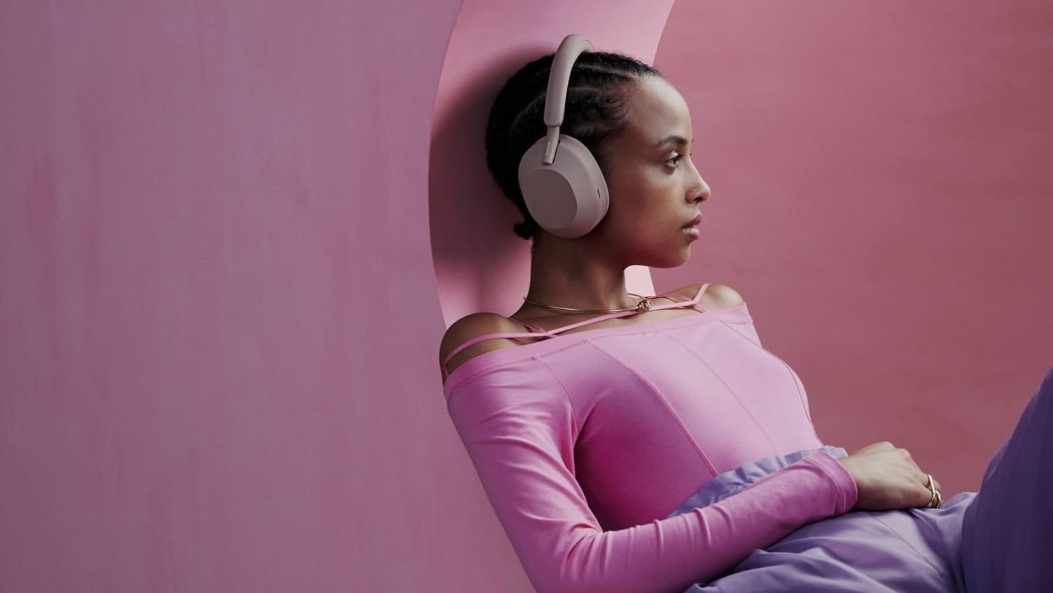 The Sony WH-1000XM5 headphones are still less than $200 following October Prime Day