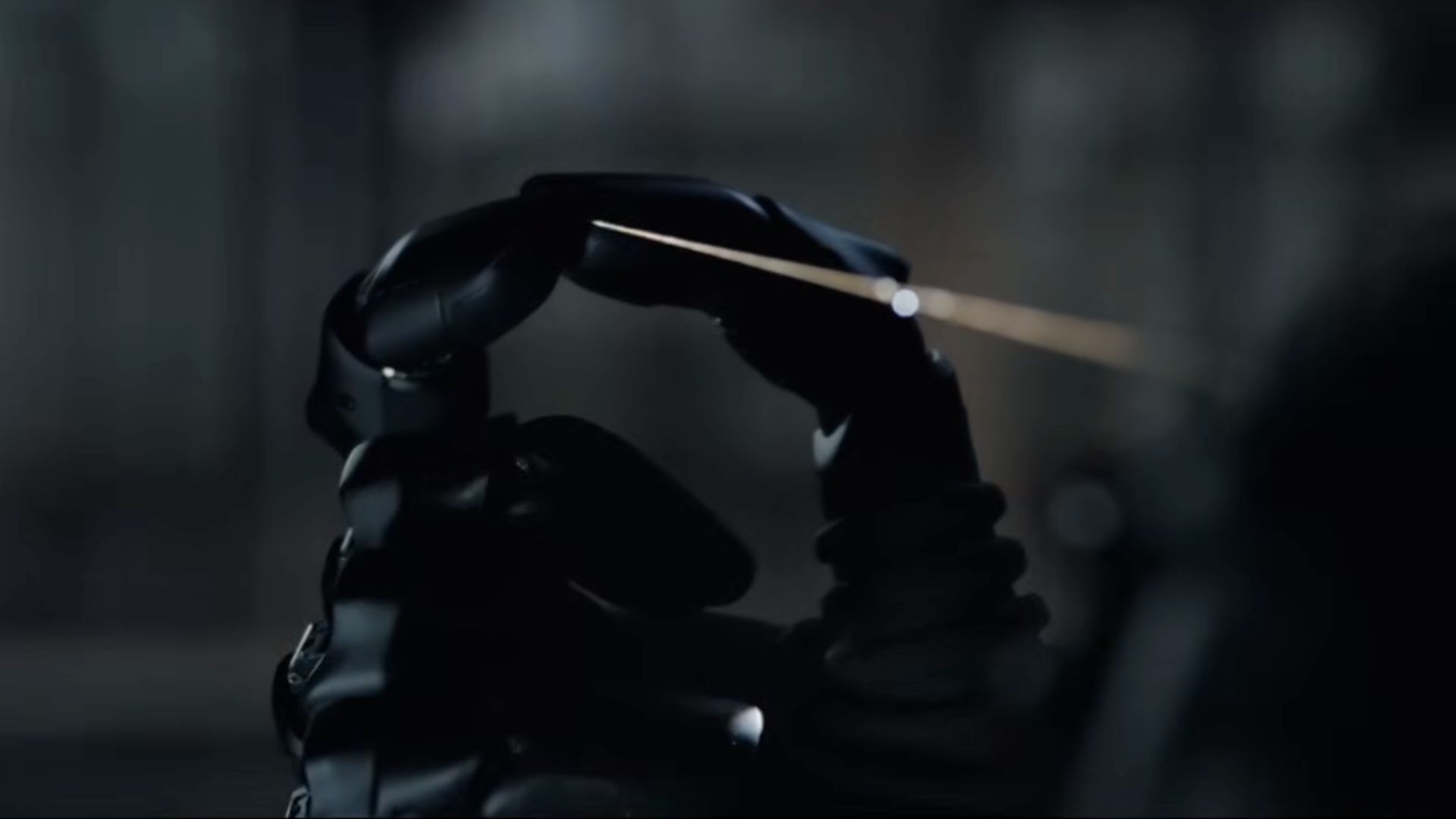 Video: Chinese robot hand masters delicate silk embroidery with precise finger control